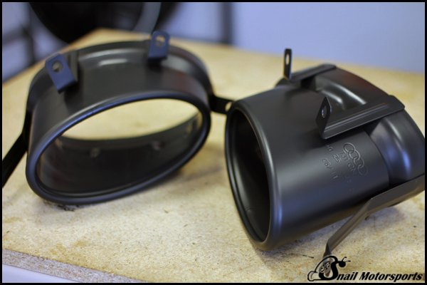 Audi R8 exhaust tips in Black