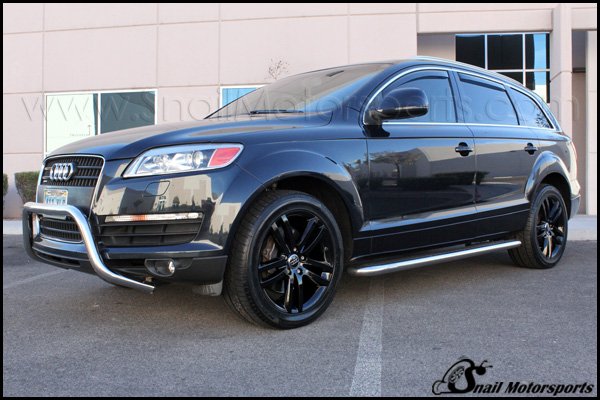 Audi Q7 with Gloss Black wheels