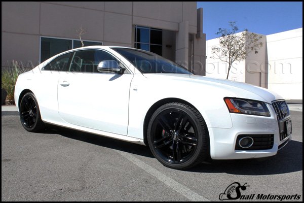 Audi S5 couple on Gloss Black wheels