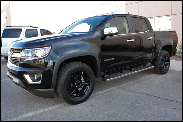 Chevrolet Colorado with Gloss Black wheels