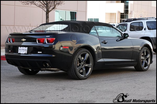 Chevrolet Camaro SS convertible with Speedway Grey wheels