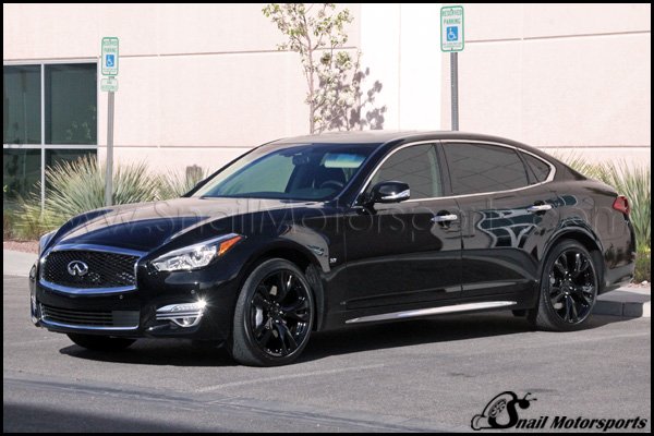 Infiniti M45 with Gloss Black wheels