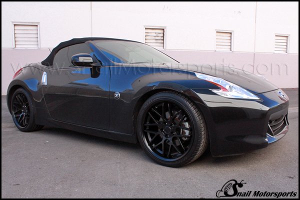 Nissan 370Z with Satin Black aftermarket wheels