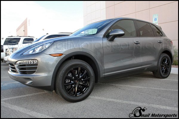 Porsche Cayenne with Gloss Black wheels