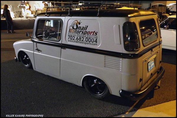 Volkswagen Fridolin with Flat Black wheels