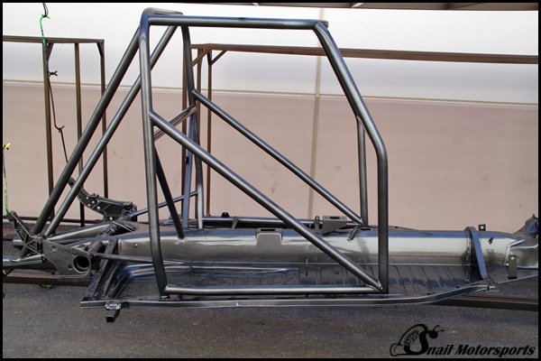 VW Bug Pan with Rollcage in Silver Vein