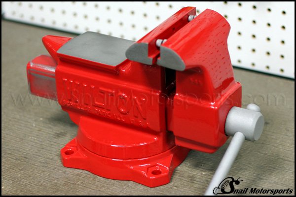 Wilton vice restore in Gloss Red