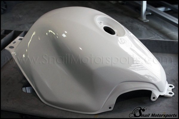 Street bike gas tank in Gloss White