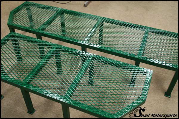 Planter stands in Gloss Green