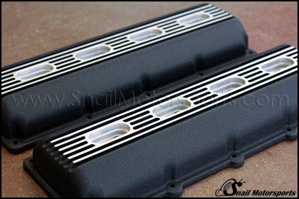 Mustang valve covers in Wrinkle Black