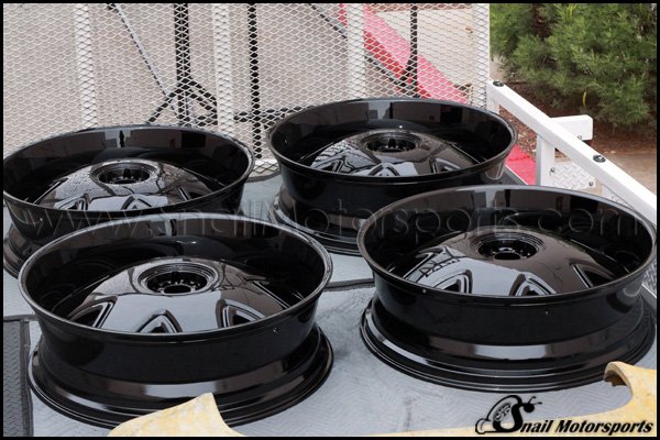 Huge 32" wheels in Gloss Black